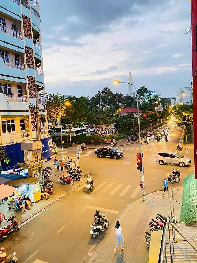Home Away Do Quang Dau- Homestay, City Center, D1 مدينة هوشي منه 0*,  فيتنام